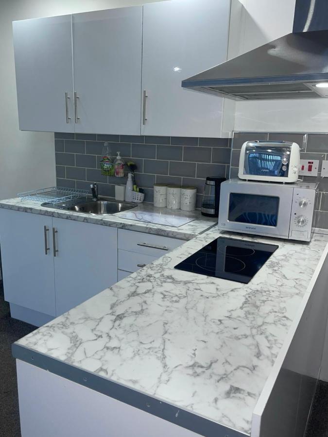 Large Self Contained Studio In Bham City Centre W Parking Birmingham Buitenkant foto