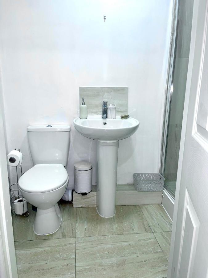Large Self Contained Studio In Bham City Centre W Parking Birmingham Buitenkant foto